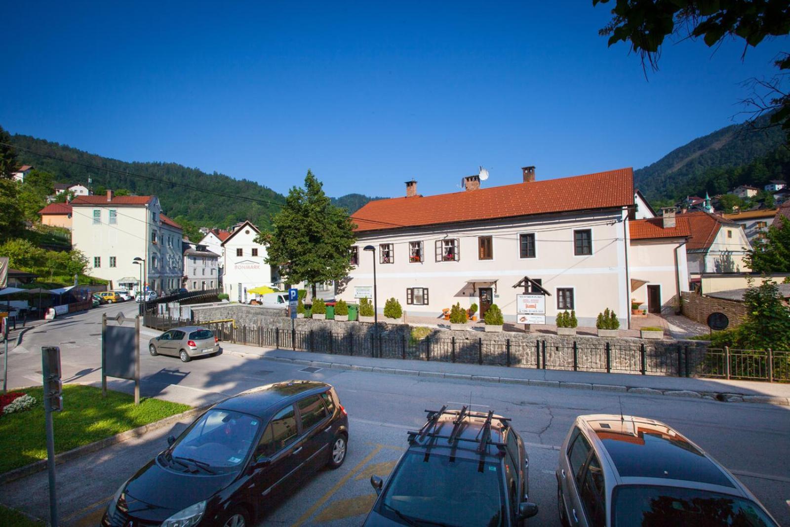 Apartma Na Starem Placu Idrija Zewnętrze zdjęcie